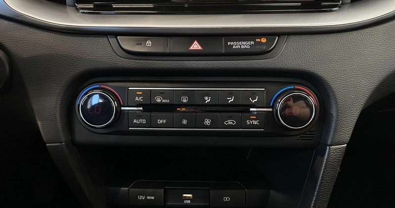 Kia Ceed cena 83900 przebieg: 66800, rok produkcji 2022 z Stryków małe 277